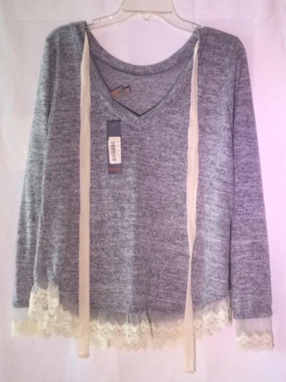 Jesse & J NWT Heather Gray Lace Trim Top Medium Long Sleeve V-Neck